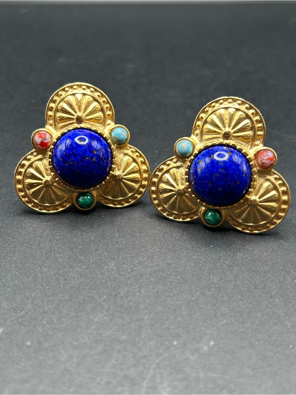 VTG Large Byzantine Matte Gold-Tone Multi-Glass Stone Clip On Earrings